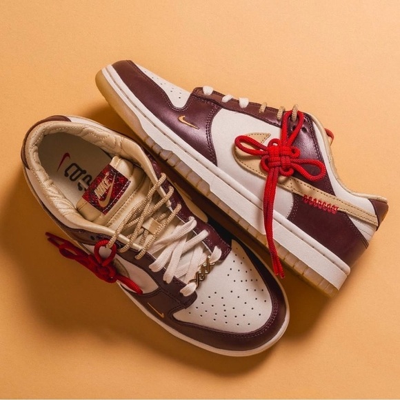 Nike Shoes - NWT NIKE Dunks! RARE!